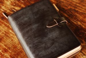 ブライドルレザー　ほぼ日手帳『手帳カバー』　上から正面　ブライドル表面